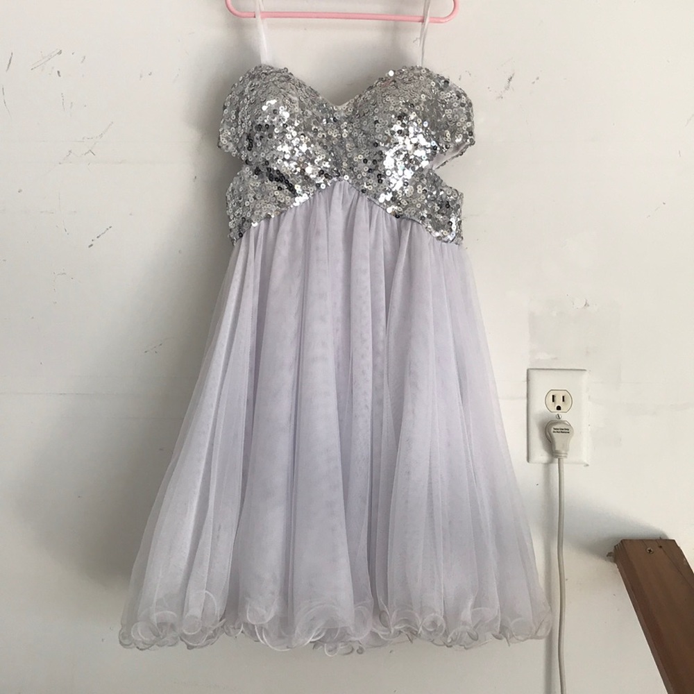 Short white with sequined top dress